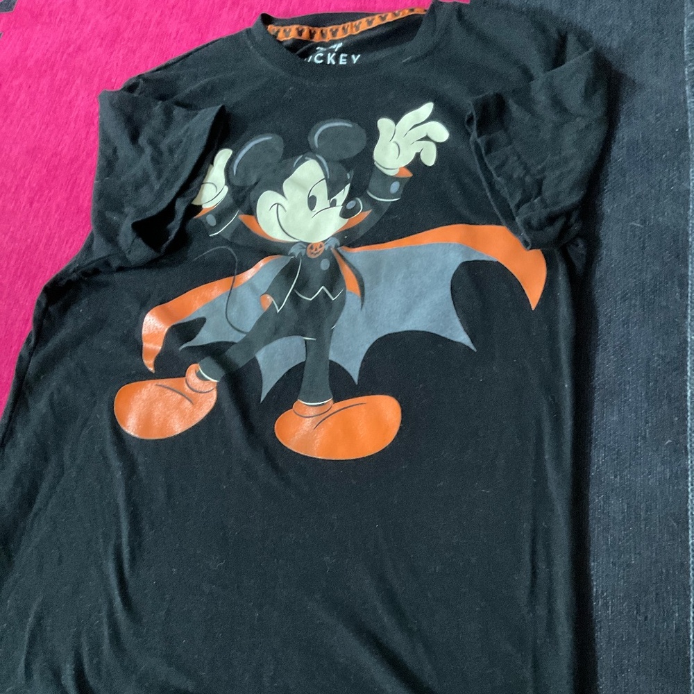 Disney Mickey Mouse T-shirt size Small adult